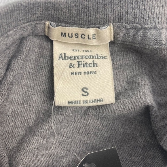 ABERCROMBIE & FITCH x Coca-Cola Mens Muscle Fit T-Shirt- Size Small - NWT - Picture 4 of 6